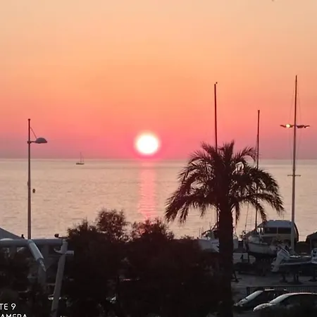 Appartement T2 Très Lumineux, Bord De Six-Fours-les-Plages